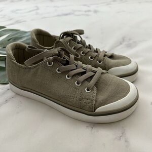 Keen Womens Canvas Sneakers Size 6 Taupe Gray White Lace Up Comfort